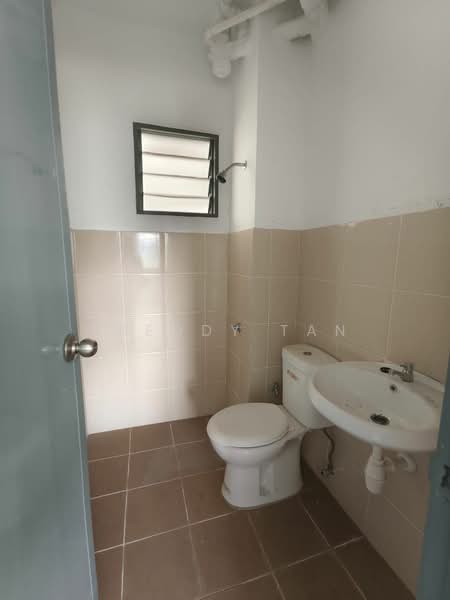 Apartment for Sale at Mercury Apartment - Freddy Tan - Bathroom - PropertyGuru.com.my
