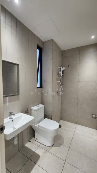 Servis Apartment untuk Disewa di Kenwingston Avenue - Kean Phang - Bathroom - PropertyGuru.com.my