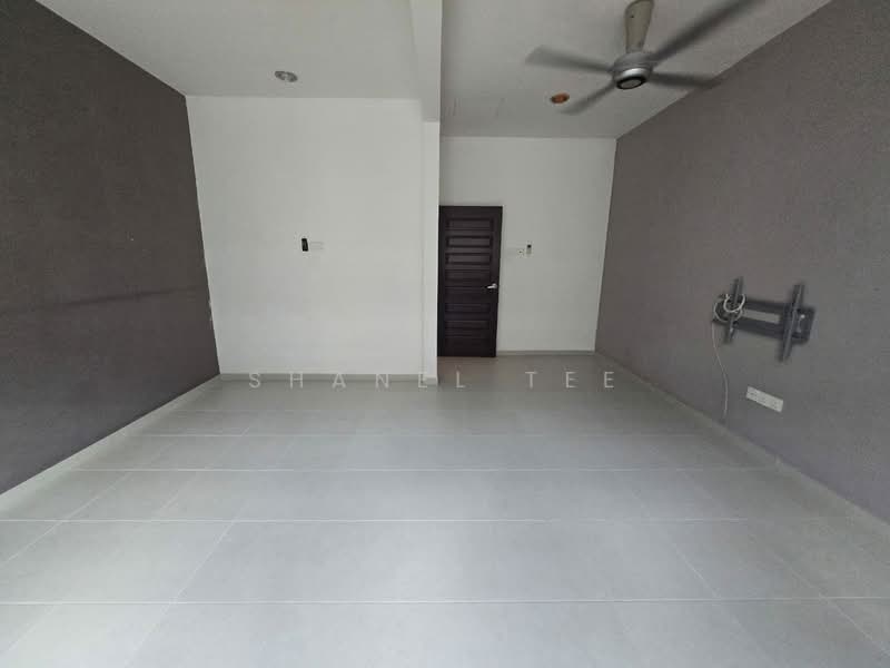 Rumah Teres 2 Tingkat untuk Dijual di Kluang (Johor) - Shanel Tee - Living Room - PropertyGuru.com.my