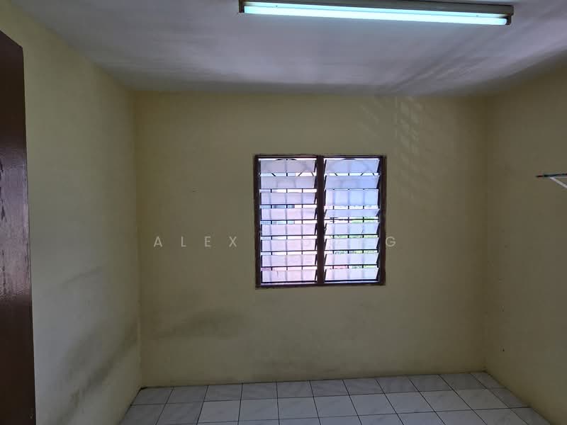 Rumah Flat untuk Disewa di Lestari Apartment - Alex Foong - Bedroom - PropertyGuru.com.my