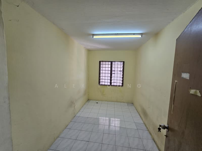 Rumah Flat untuk Disewa di Lestari Apartment - Alex Foong - Bedroom - PropertyGuru.com.my