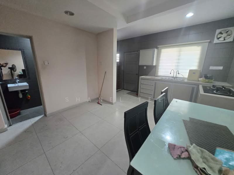2-storey Terraced House for Rent in Kluang (Johor) - Shanel Tee - Kitchen - PropertyGuru.com.my