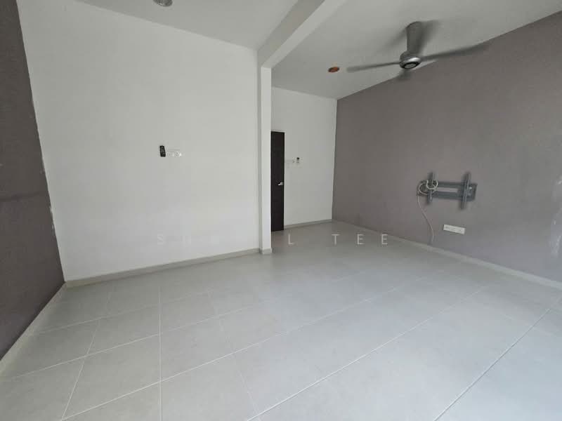 2-storey Terraced House for Rent in Kluang (Johor) - Shanel Tee - Living Room - PropertyGuru.com.my