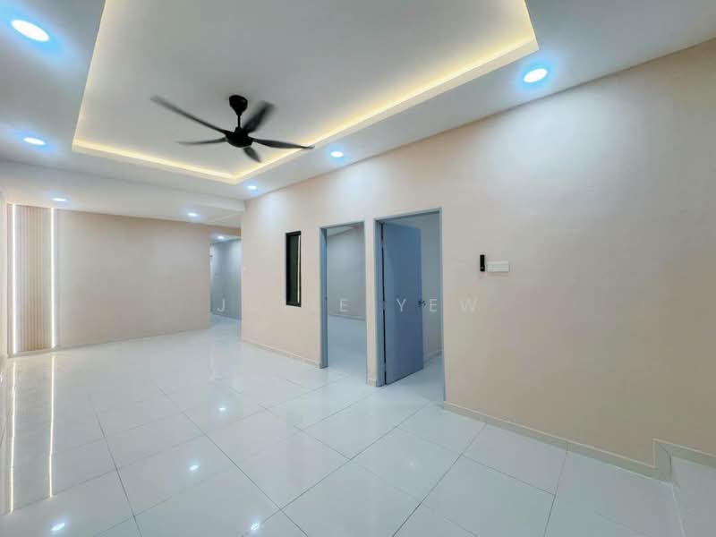 1-storey Terraced House for Sale in Taman Sri Skudai (Skudai) - Julie Yew - Living Room - PropertyGuru.com.my