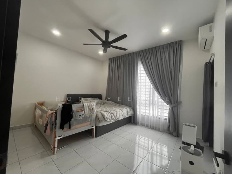 2-storey Terraced House for Sale in Taman Austin Duta (Tebrau) - Hooi Yee Lee - Bedroom - PropertyGuru.com.my