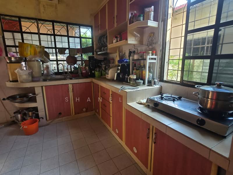 Semi-Detached House for Sale in Taman Sri Kluang (Kluang) - Shanel Tee - Kitchen - PropertyGuru.com.my