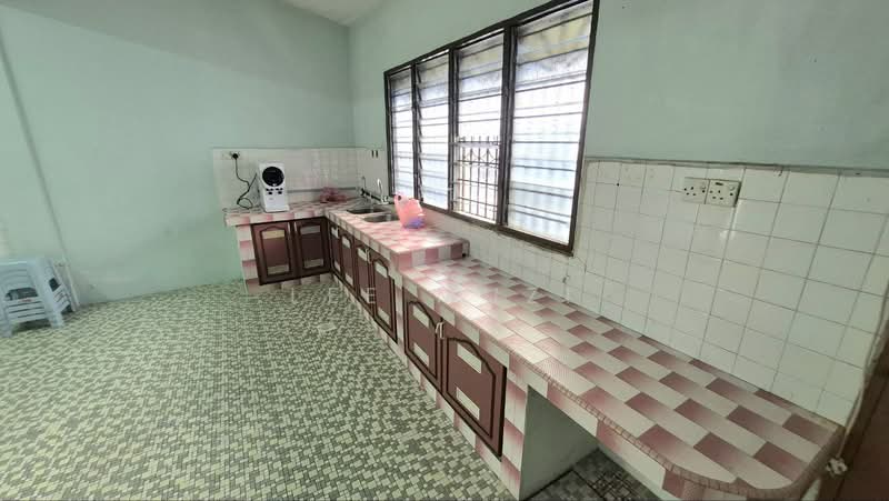 1-storey Terraced House for Sale in Menglembu (Perak) - Lee Muzi - Kitchen - PropertyGuru.com.my