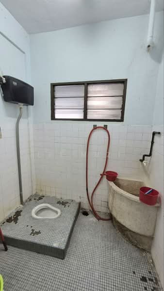 1-storey Terraced House for Sale in Menglembu (Perak) - Lee Muzi - Bathroom - PropertyGuru.com.my