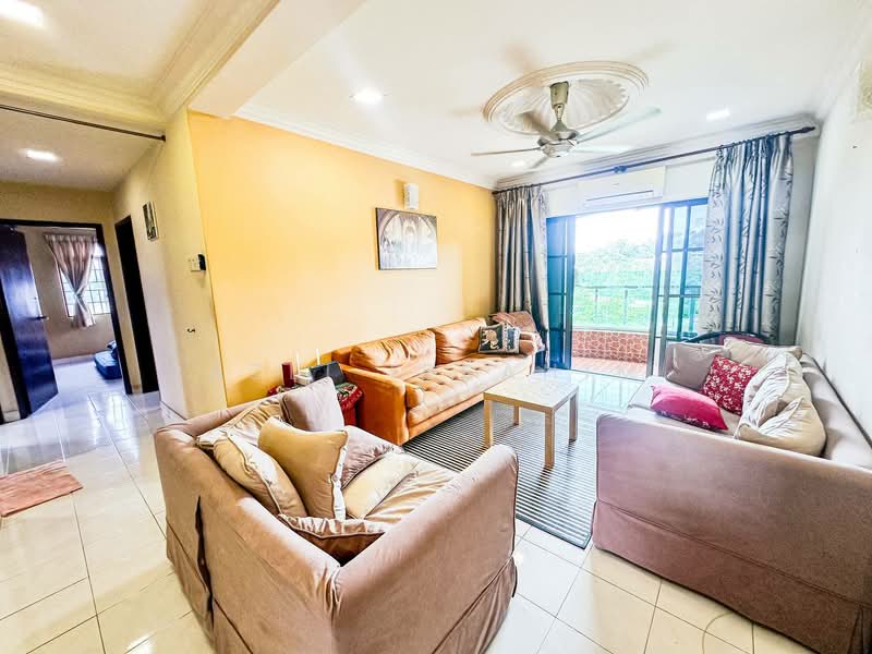 Rumah Flat untuk Dijual di Pangsapuri Permata - Azli Ibrahim - Living Room - PropertyGuru.com.my