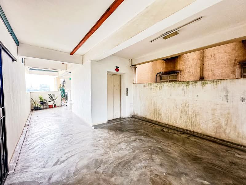 Rumah Flat untuk Dijual di Pangsapuri Permata - Azli Ibrahim - Corridor - PropertyGuru.com.my