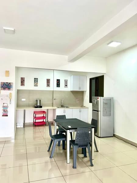 Condominium for Rent at Skycube - Lynnz Seow - Kitchen - PropertyGuru.com.my