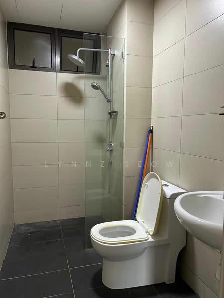 Condominium for Rent at Skycube - Lynnz Seow - Bathroom - PropertyGuru.com.my