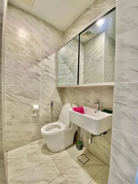 Service Residence for Sale at Gems Residences - Lucus Goh - Bathroom - PropertyGuru.com.my