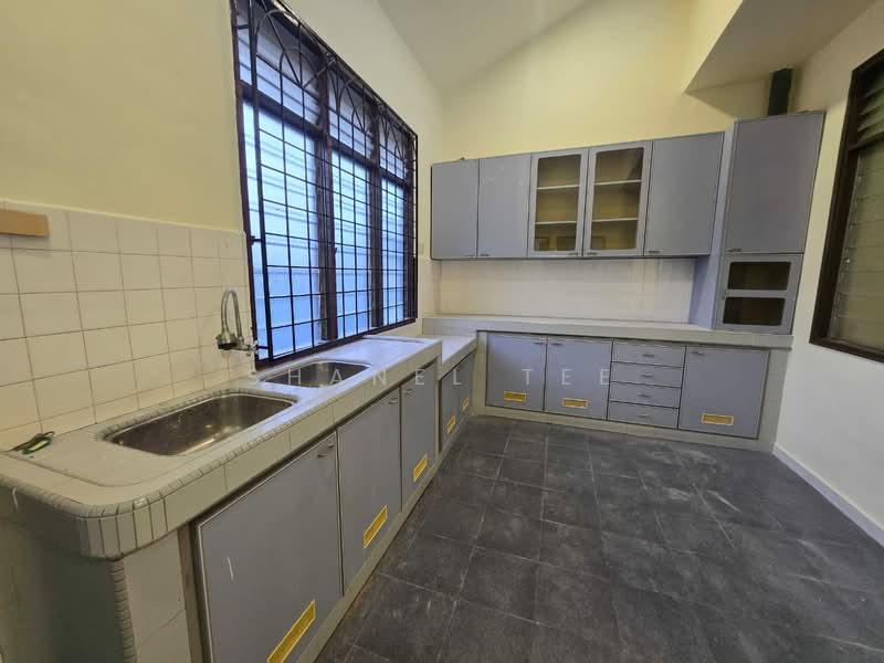 Rumah Teres 1 Tingkat untuk Dijual di Taman Titiwangsa (Kluang) - Shanel Tee - Kitchen - PropertyGuru.com.my