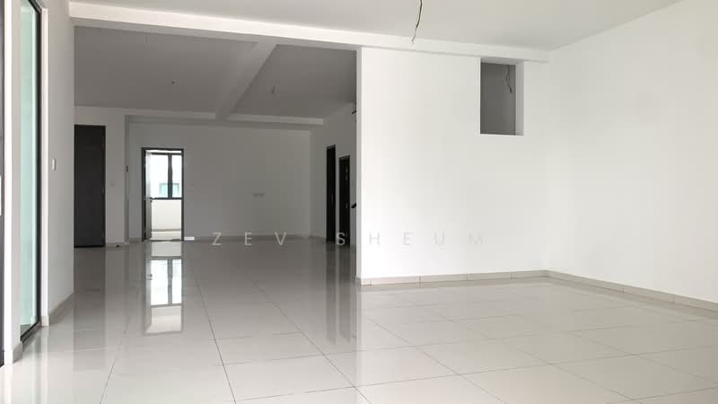 Semi-Detached House for Sale in Bukit Rahman Putra (Sungai Buloh) - Zev Sheum - Living Room - PropertyGuru.com.my