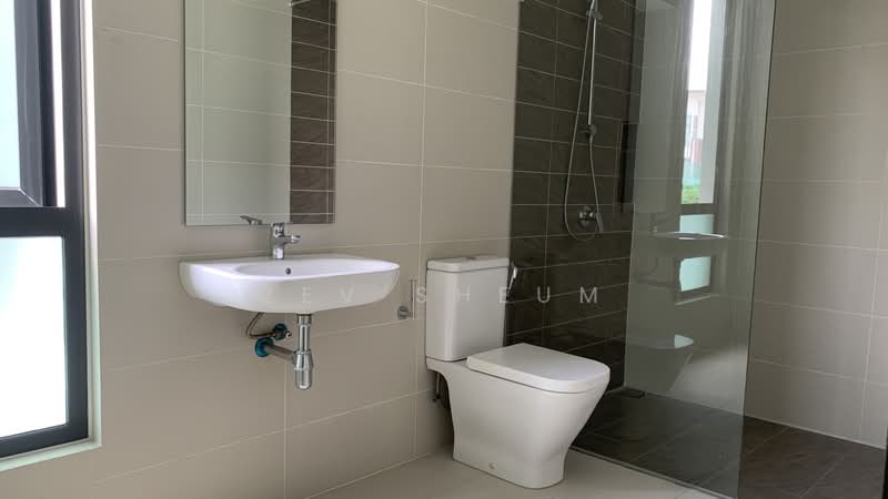 Semi-Detached House for Sale in Bukit Rahman Putra (Sungai Buloh) - Zev Sheum - Bathroom - PropertyGuru.com.my