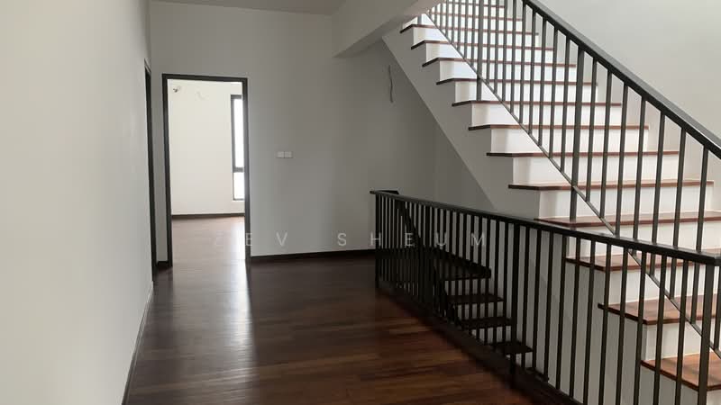 Semi-Detached House for Sale in Bukit Rahman Putra (Sungai Buloh) - Zev Sheum - Corridor - PropertyGuru.com.my