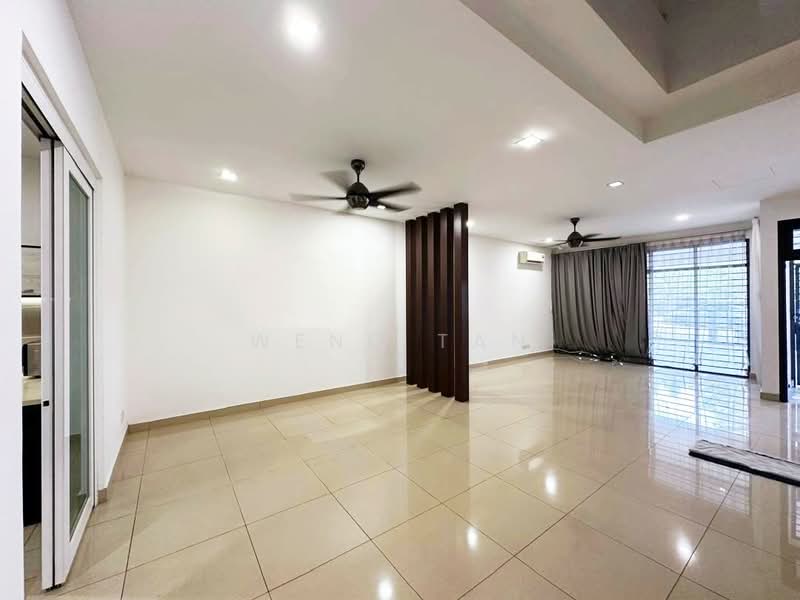 Rumah Teres 2 Tingkat untuk Disewa di Laman Glenmarie (Shah Alam) - Weng Tan - Living Room - PropertyGuru.com.my