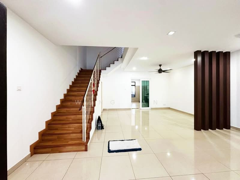 Rumah Teres 2 Tingkat untuk Disewa di Laman Glenmarie (Shah Alam) - Weng Tan - Living Room - PropertyGuru.com.my