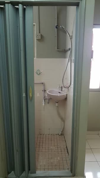 Rumah Flat untuk Disewa di Seksyen 2 Wangsa Maju Flat - Alan Lee - Bathroom - PropertyGuru.com.my