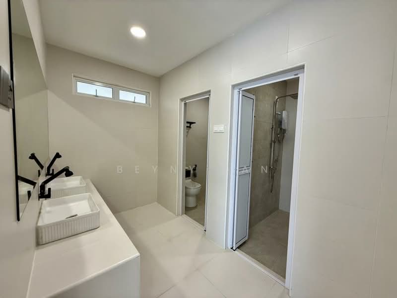 Bungalow for Rent in Taman Abad (Johor Bahru) - Beyny Gan - Bathroom - PropertyGuru.com.my