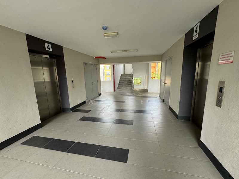 Pangsapuri untuk Dijual di Apartment Seroja - Paul Lee - Corridor - PropertyGuru.com.my
