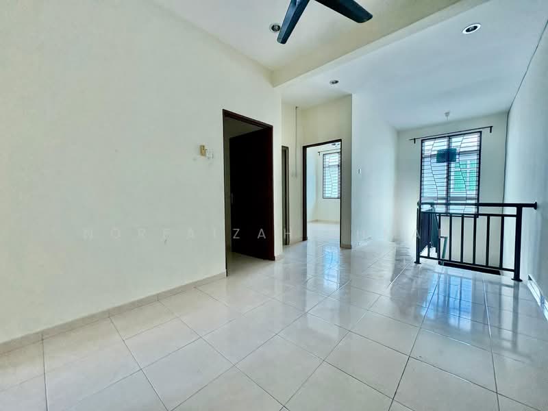 Rumah Teres 2 Tingkat untuk Dijual di Taman Merak Mas (Bukit Katil) - Norfaizah Ahmad - Corridor - PropertyGuru.com.my