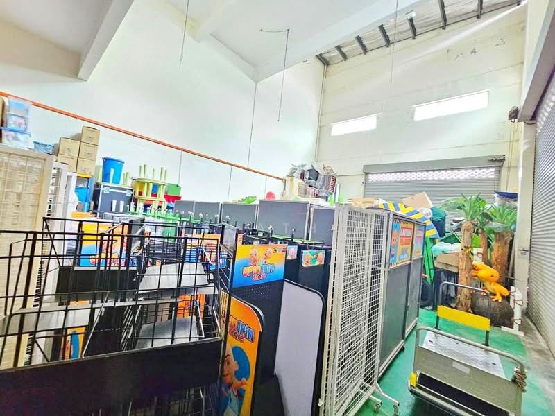 Warehouse for Sale in Bukit Jelutong (Shah Alam) - Nahathir Shahabudin - Interior - PropertyGuru.com.my