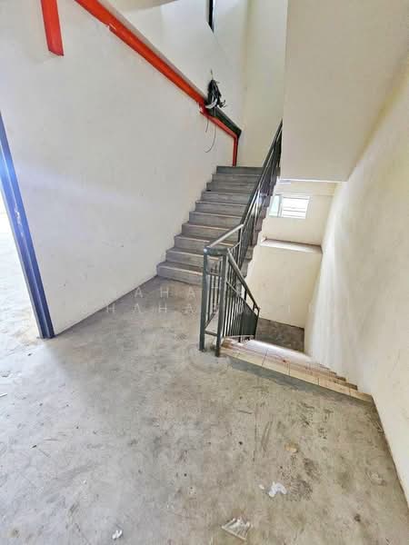 Warehouse for Sale in Bukit Jelutong (Shah Alam) - Nahathir Shahabudin - Corridor - PropertyGuru.com.my