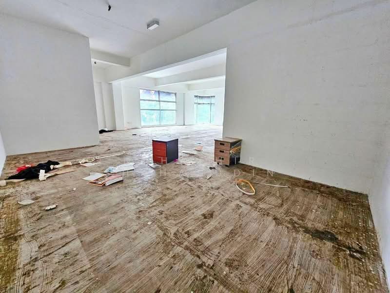 Warehouse for Sale in Bukit Jelutong (Shah Alam) - Nahathir Shahabudin - Interior - PropertyGuru.com.my