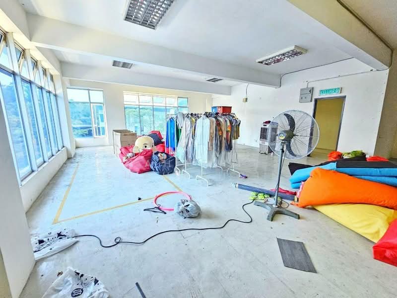 Warehouse for Sale in Bukit Jelutong (Shah Alam) - Nahathir Shahabudin - Interior - PropertyGuru.com.my