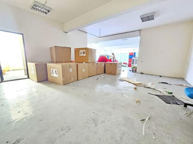 Warehouse for Sale in Bukit Jelutong (Shah Alam) - Nahathir Shahabudin - Interior - PropertyGuru.com.my
