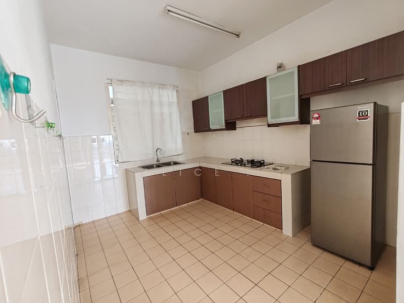 Condominium for Rent at Pearl Avenue - Alice . - Kitchen - PropertyGuru.com.my