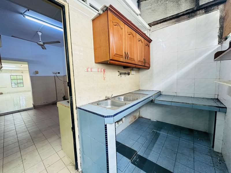 2.5-storey Terraced House for Sale in Taman Wangsa Permai (Kepong) - Eliz Chan - Kitchen - PropertyGuru.com.my