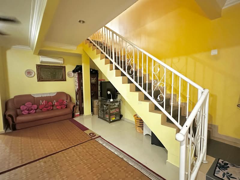 Rumah Teres 3 Tingkat untuk Dijual di Selayang (Selangor) - Masnizah Arifin - Living Room - PropertyGuru.com.my