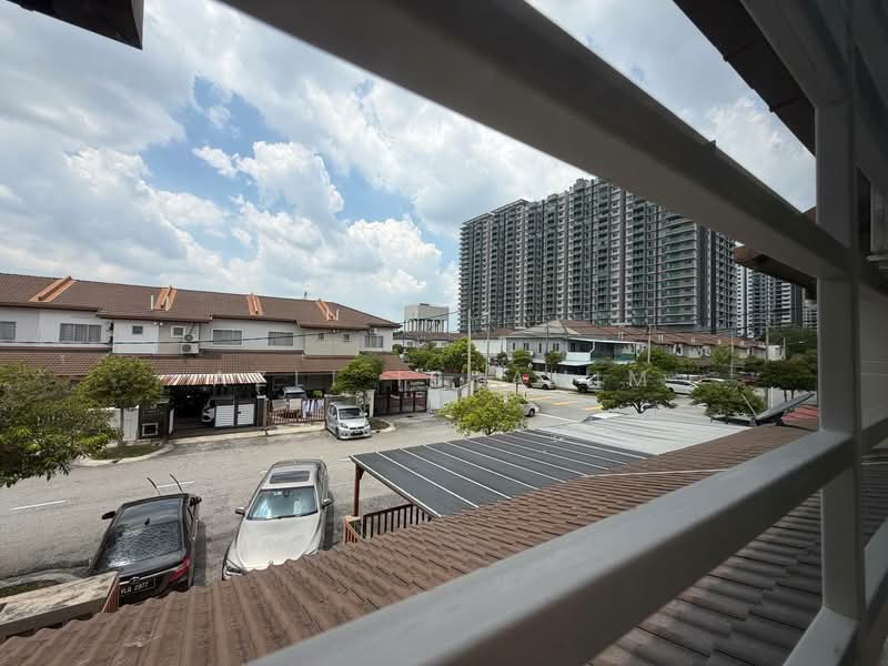 2-storey Terraced House for Sale in Taman Desiran Bayu (Puchong) - Azli Ibrahim - Exterior - PropertyGuru.com.my