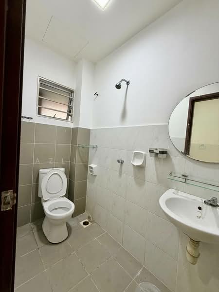 2-storey Terraced House for Sale in Taman Desiran Bayu (Puchong) - Azli Ibrahim - Bathroom - PropertyGuru.com.my