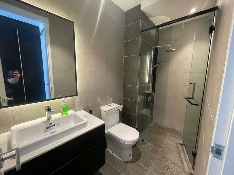Servis Apartment untuk Dijual di Axon - Alan Lee - Bathroom - PropertyGuru.com.my