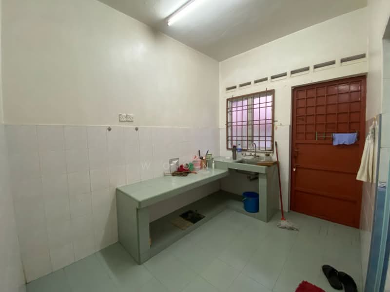 2-storey Terraced House for Sale in Taman Pokok Mangga (Balai Panjang) - Woon . - Kitchen - PropertyGuru.com.my