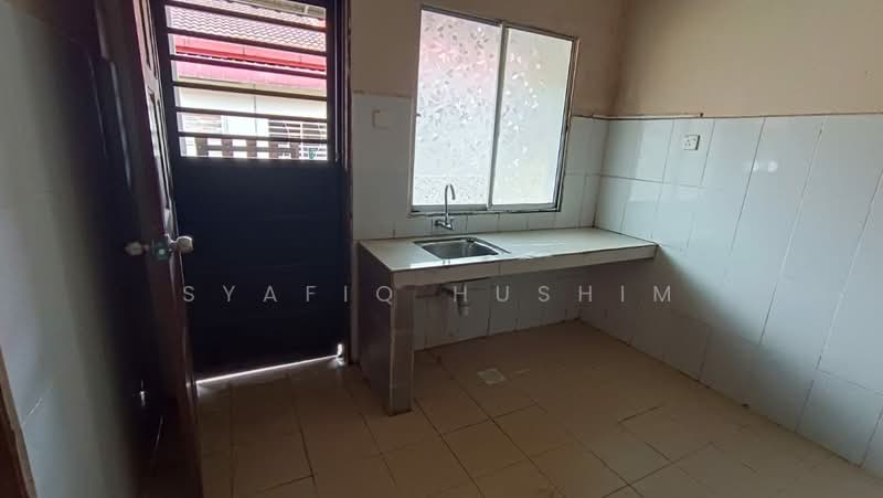 Terraced House for Sale in Klang (Selangor) - Syafiq Hushim - Kitchen - PropertyGuru.com.my