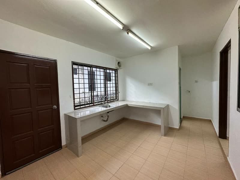 Rumah Teres 2 Tingkat untuk Dijual di Senai (Johor) - Jennifer Ng - Kitchen - PropertyGuru.com.my