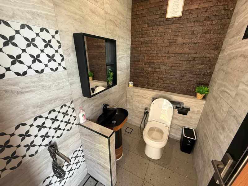 Rumah Berkembar untuk Dijual di Ukay Perdana (Ulu Kelang) - Brackson Loh - Bathroom - PropertyGuru.com.my