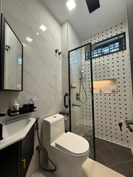 Rumah Berkembar untuk Dijual di Ukay Perdana (Ulu Kelang) - Brackson Loh - Bathroom - PropertyGuru.com.my