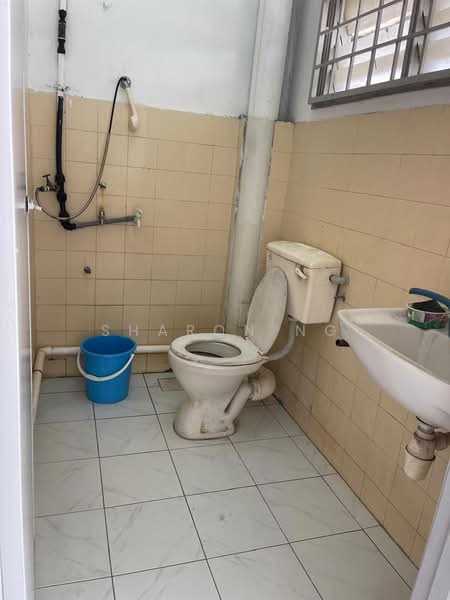 Apartment for Rent at Taman Naga Emas Apartment - Sharon Ng - Bathroom - PropertyGuru.com.my