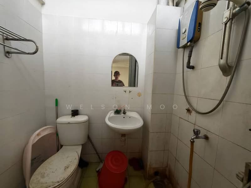 2-storey Terraced House for Sale in Taman Sri Rampai (Wangsa Maju) - Welson Moo - Bathroom - PropertyGuru.com.my
