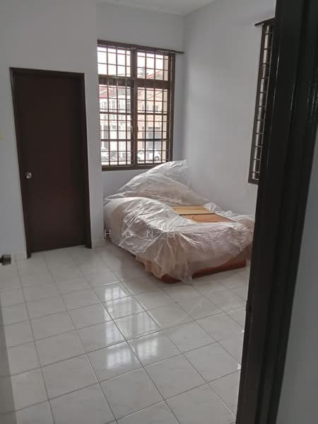 2-storey Terraced House for Sale in Permas Jaya (Johor) - Hong . - Bedroom - PropertyGuru.com.my