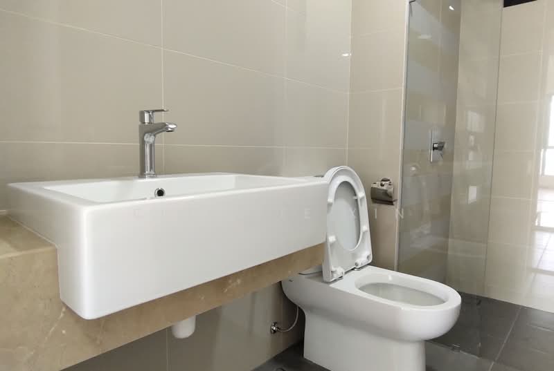 Servis Apartment untuk Dijual di United Point (Residensi Berpadu) - Chin Yee Xin - Bathroom - PropertyGuru.com.my
