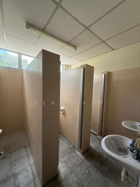 Kilang untuk Disewa di Indahpura Industrial Park (Kulai) - Genki Yap - Bathroom - PropertyGuru.com.my