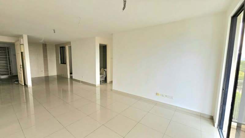 Kondominium untuk Dijual di Upper East @ Tiger Lane - Lee Muzi - Living Room - PropertyGuru.com.my