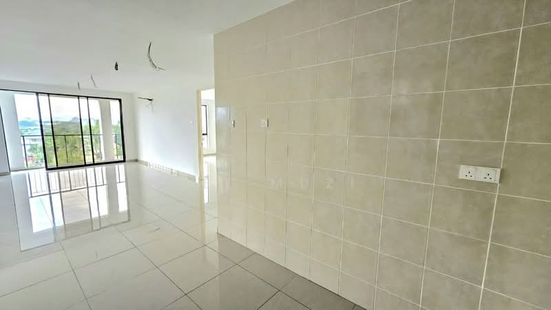 Kondominium untuk Dijual di Upper East @ Tiger Lane - Lee Muzi - Living Room - PropertyGuru.com.my